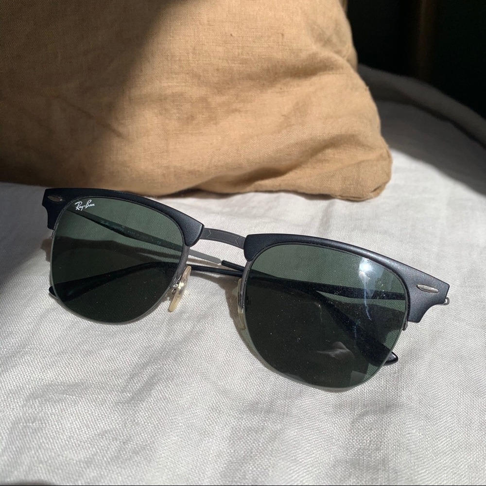 Rayban black wayfarer matte sunglasses